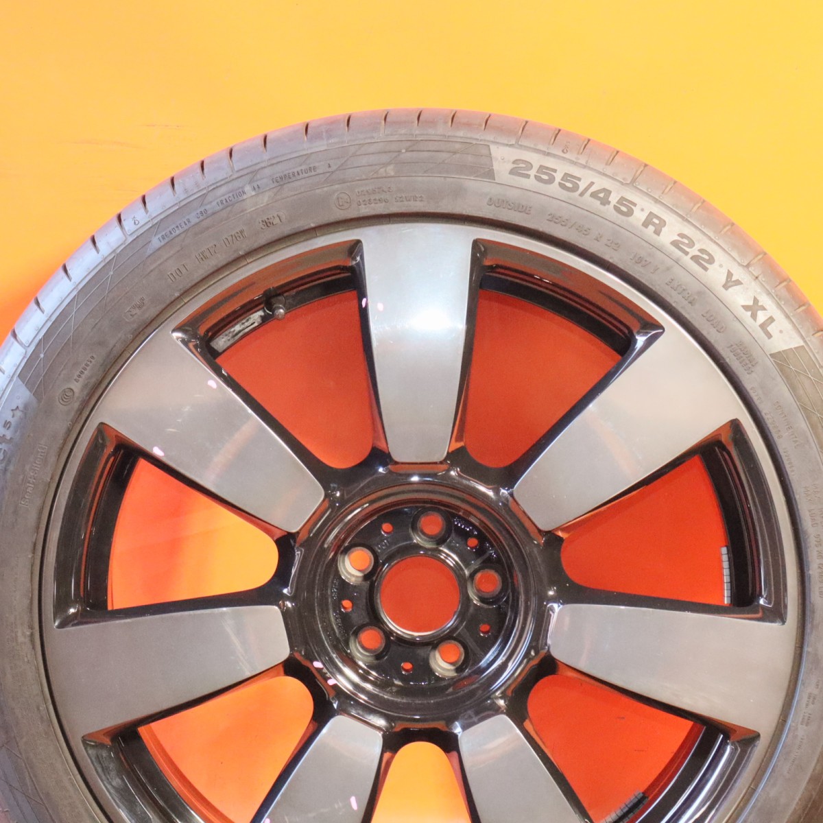 Rolls-Royce Cullinan 2019-2021 Front Wheel P/N 6882835