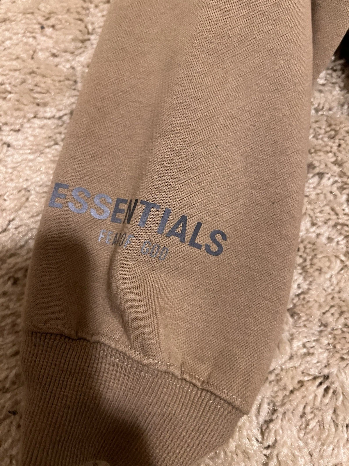 Felpa con cappuccio Fear of God Essentials taglia M sabbia usata pullover vestibilità nebbia PICCOLA