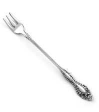 Oneida / 1881 Rogers Victorian Classic Silverplate LTD Cocktail Fork 6"1/8