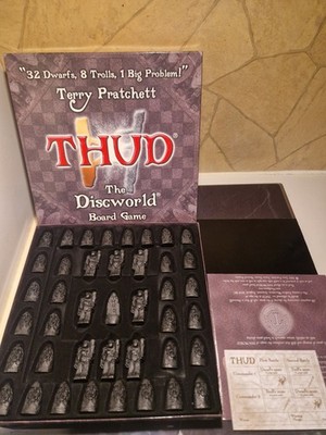 Thud The Discworld Board Game von Terry Pratchett 32 Dwarfs 8 Trolls 1 Big Prob