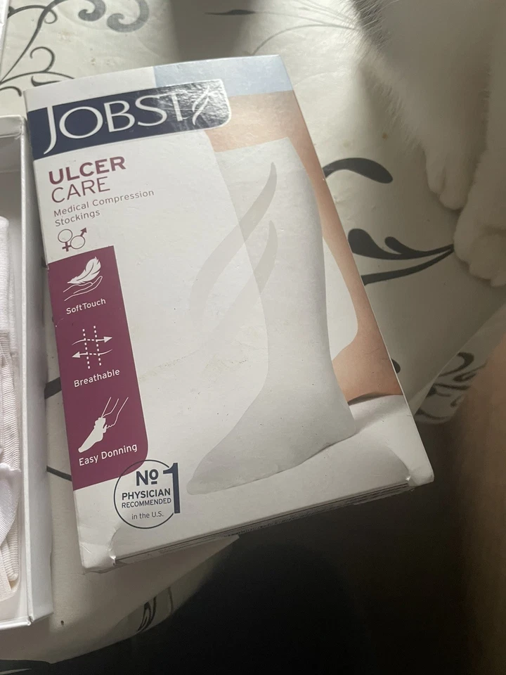 Jobst Ulcer Care White Medical Compression Stocking - Image 4 of 4