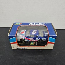 Revell Mark Martin 1996 1:64 Valvoline 6 NASCAR Diecast Car