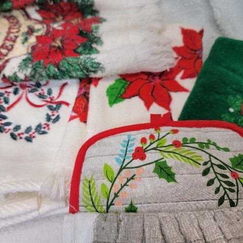 Vintage Kitchen Christmas Terry Hand & Dish Towels w/Hot Pads Lot - Picture 8 of 16