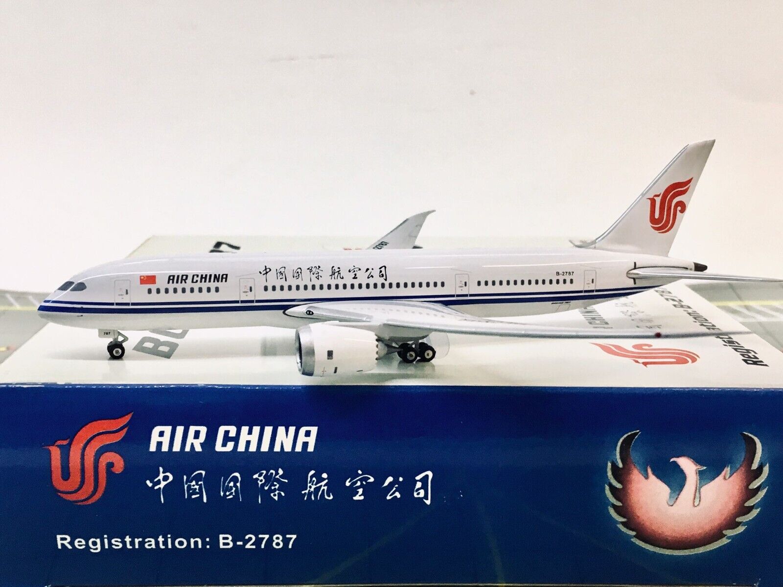 寒さいつまで? 1/400【PHOENIX】ANA B787-8 787塗装機（JA805A