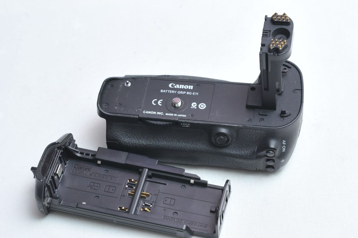 Canon OEM BG-E11 Vertical Battery Grip for Canon 5D Mark III Canon OEM BG-E11 Vertical Battery Grip for Canon 5D Mark III