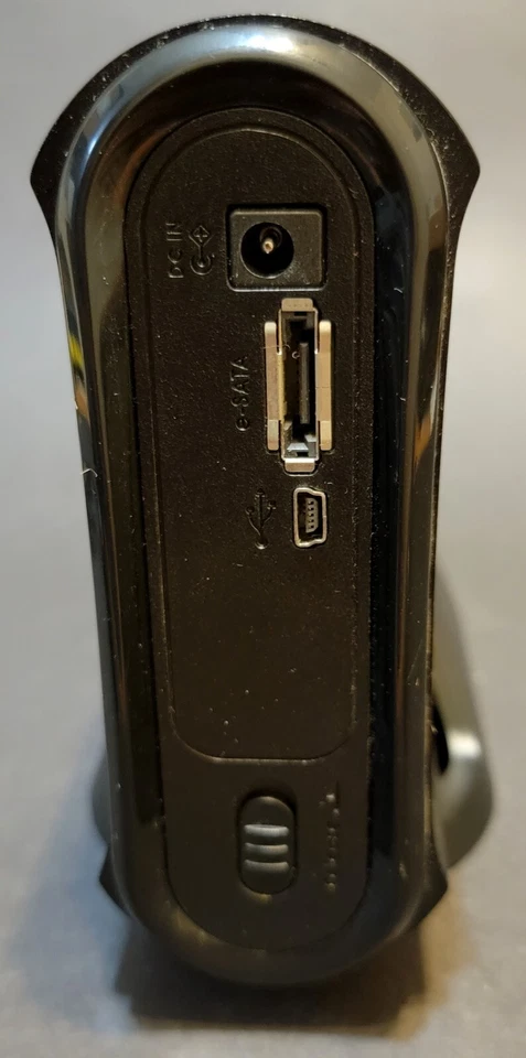 Startech UNI3510U2EB 3.5" Enclosure w Seagate Barracuda 7200.11 1TB Hard Drive - Image 3 of 4