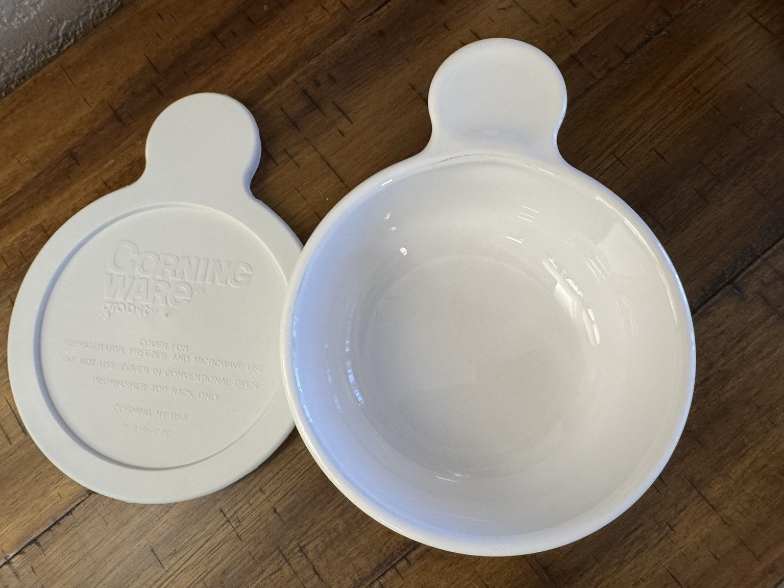 Classic Corning Ware 15 Oz White Bowl with Plastic Lid for Soup or Chili