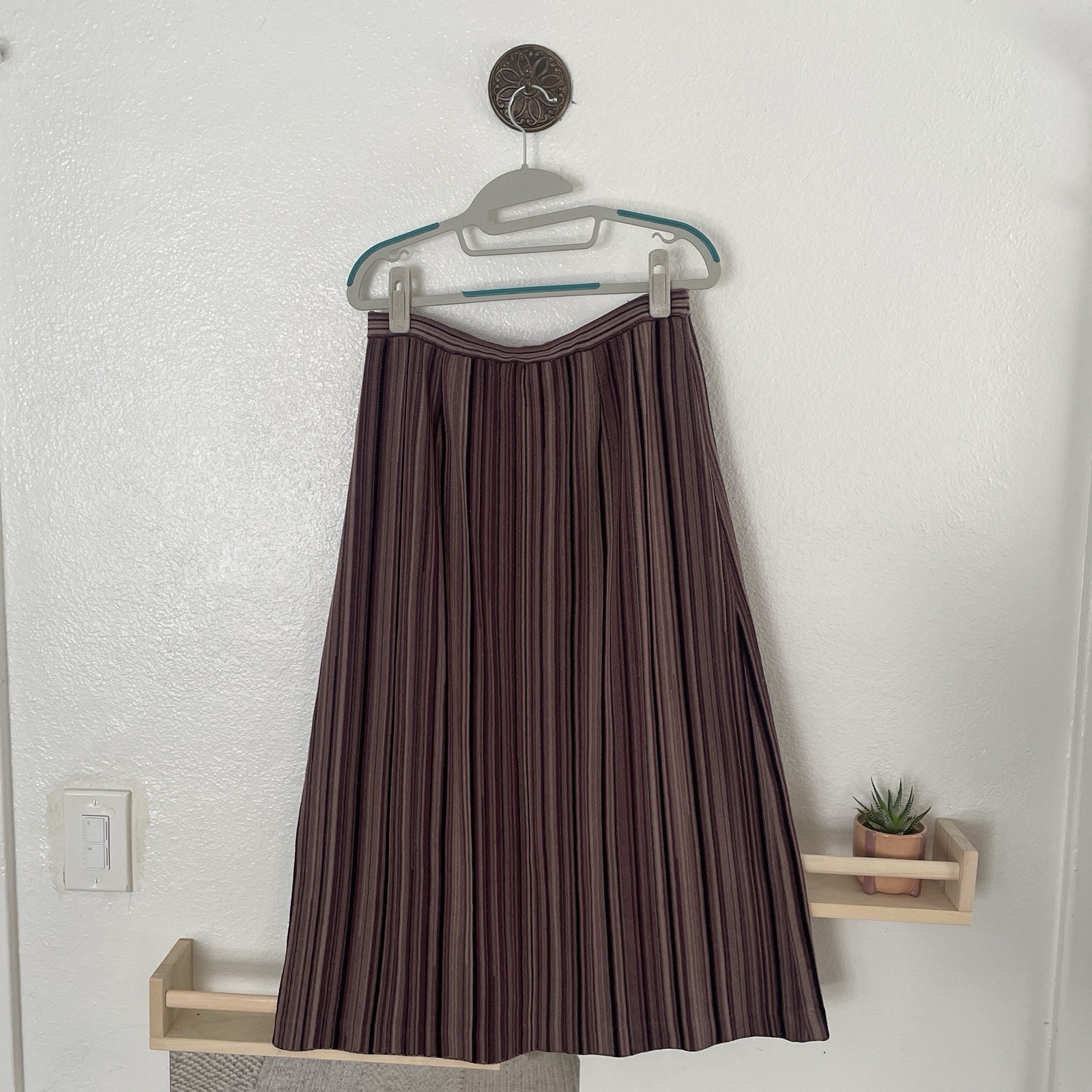 Ming Wang in Burgundy Black Rose Stripes Soft Knit Midi Skirt Size Medium