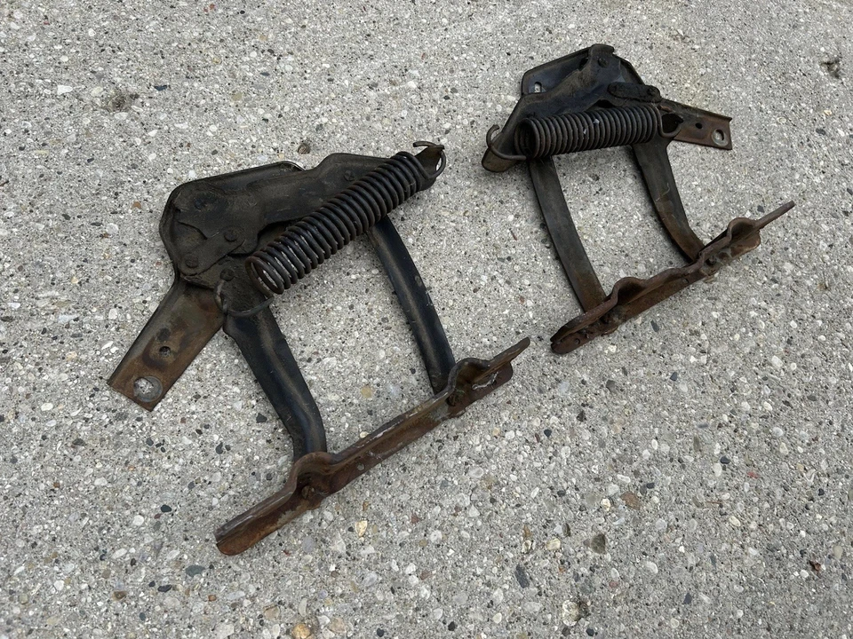 Chevrolet Monte Carlo 1978-1980 bisagras de capó - par derecha derecha 1979 Foto 2 de 4