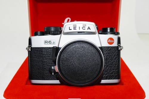 Leica R6.2 analoge Spiegelreflexkamera verchromt 35 mm mit Box in neuwertigem Zustand ANSEHEN!