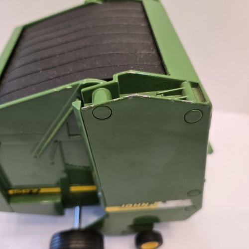 1/16 Ertl Farm Toy John Deere Round Baler 567 Implement No Hitch - Picture 12 of 13