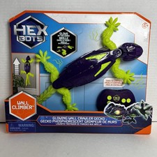 HEX BOTS Smart Gecko Wall Crawler Glow In The Dark Robot Remote Control