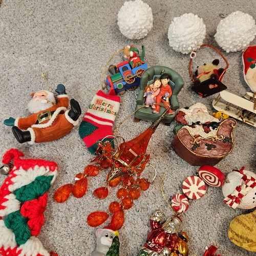 Vintage Christmas Ornament Lot 38 pcs Mixed Styles Santa Snowmen Crochet - Picture 8 of 12