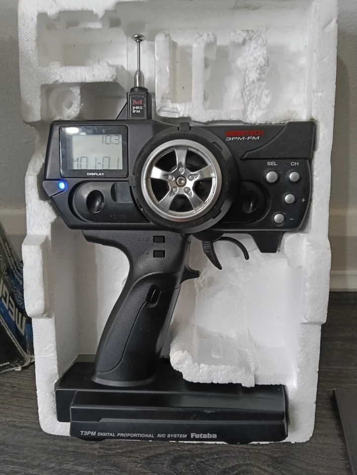 Futaba Mega Tech 3PM FM 40MHz Transmitter & Receiver Set 3 Channel RC Radio Set - Image 3 of 4