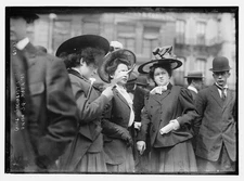Photo:Girl socialists,Union Square,May 1,1908,women