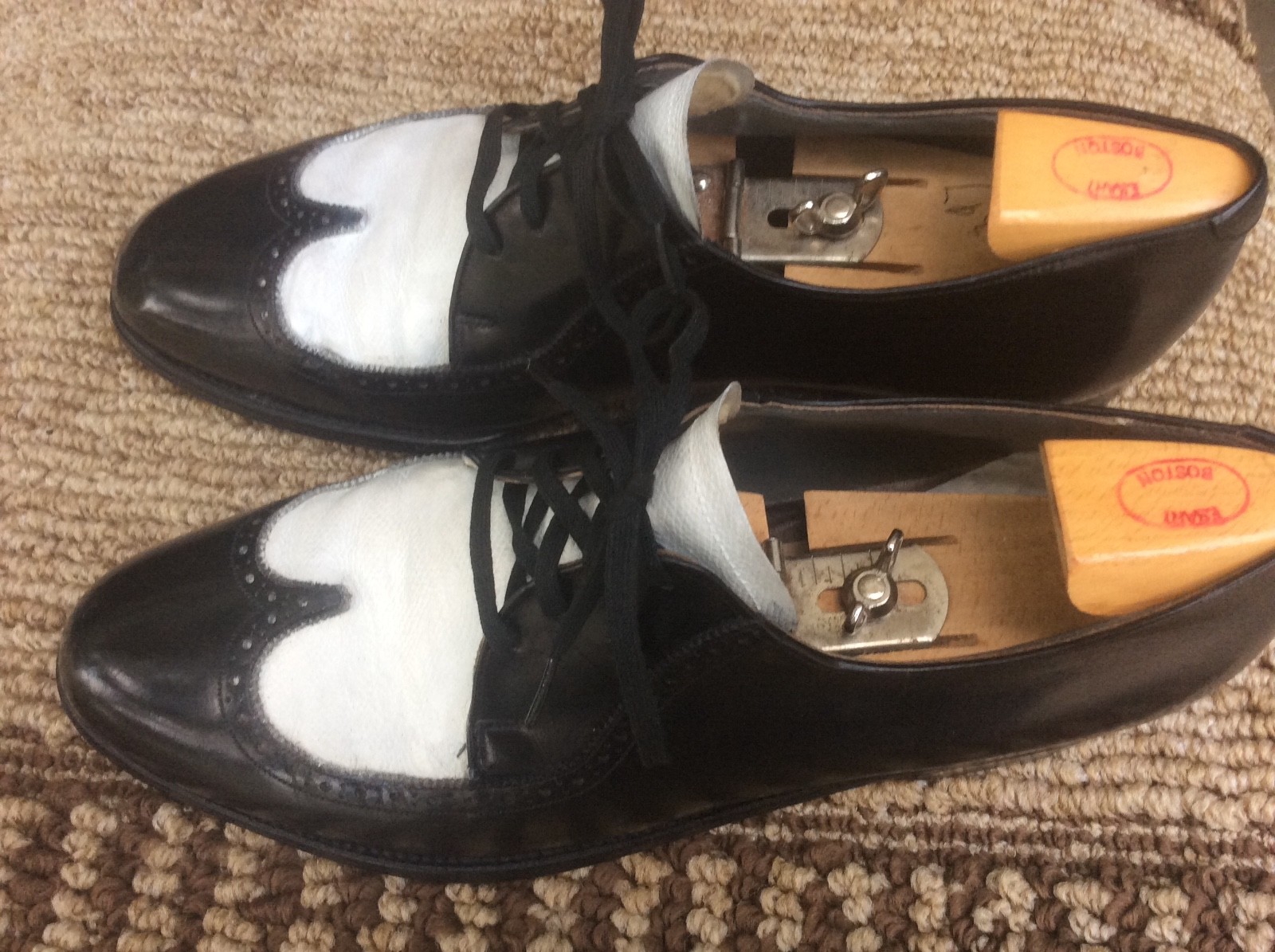 Vintage Freeman Wingtip Uomo Spectator shoes shoes shoes Size 9 C 280633 Vintage Freeman Wingtip Uomo Spectator shoes shoes shoes Size 9 C 280633