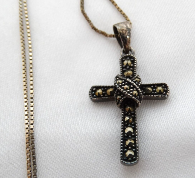 Vintage Sterling Silver Marcasite Cross Pendant Necklace Chain 