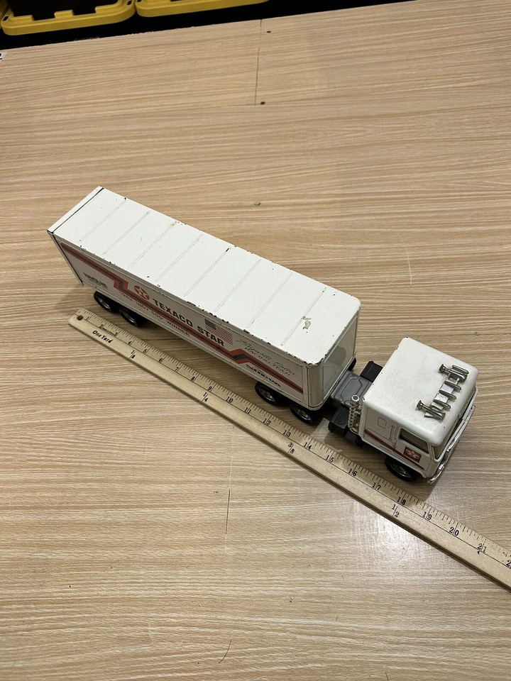 Vintage ERTL TEXACO STAR TRANSPORTER Steel Semi Truck 1983 Indy Winner - Image 2 of 4