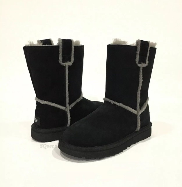 ugg short spill seam boot