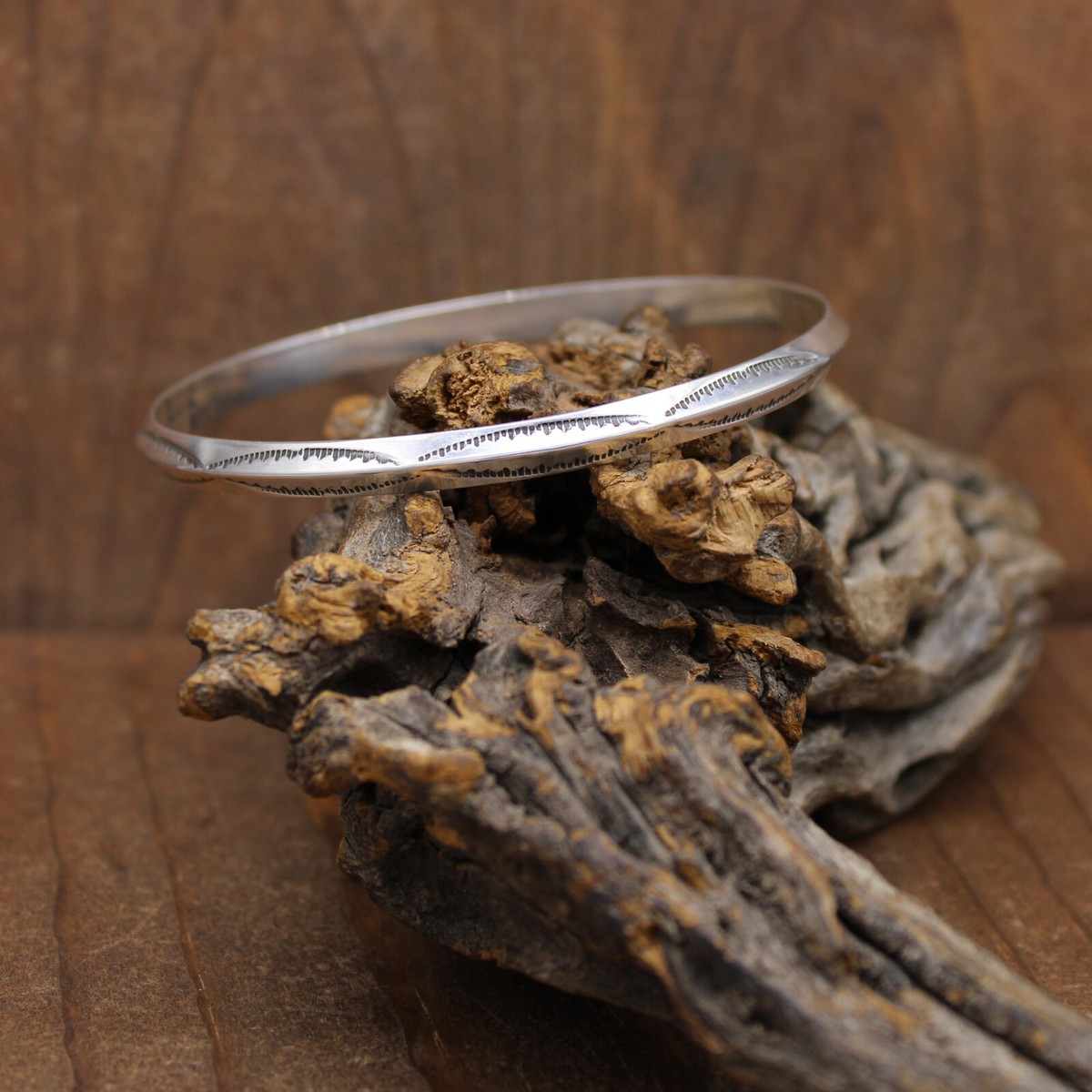アクセサリー navajo triangle bangle sterling tahe W. Tahe Navajo Sterling Silver Unisex/Mens/Womens Bangle
