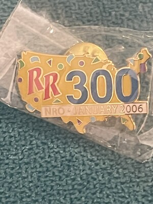 RED ROBIN Yellow 300 NRO January 2006 RR Restaurants Lapel Pin Rare Vintage