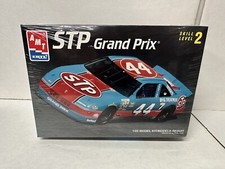 AMT Petty 44 STP Pontiac Grand Prix 1/25 Model Kit 1993 6892 NEW SEALED