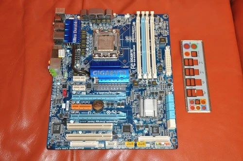 Motherboard Gigabyte GA-EX58-UD3R inkl. i7 950