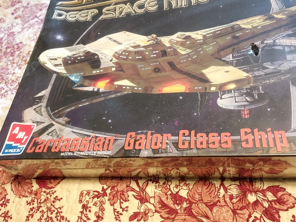 Star Trek Deep Space Nine Cardassian Galor Class Ship Model 8324 Kit 1997 NEW - Image 3 of 4