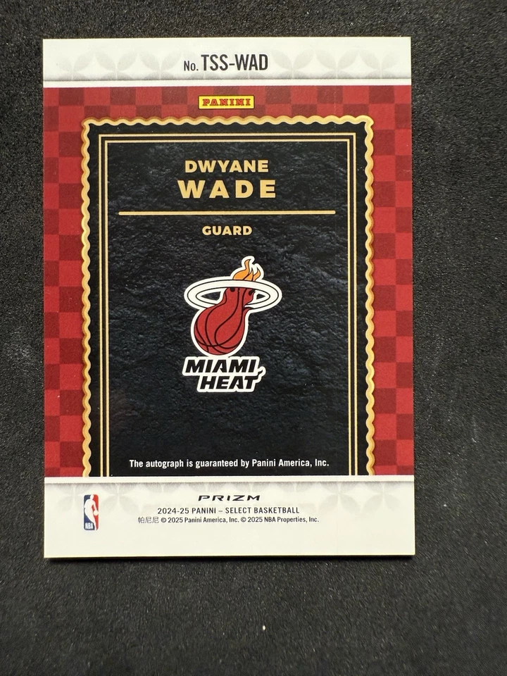 2024-25 Panini Select Dwyane Wade Estante Superior Firmas Plata Prizm Automático Foto 2 de 2