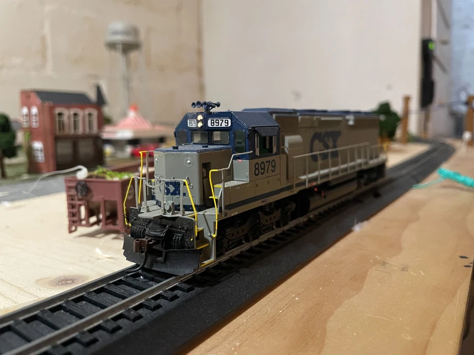 Athearn HO Scale CSX SD45-2 #8979 with DCC/Sound - Image 2 of 4
