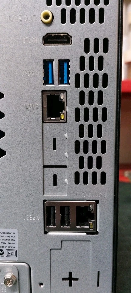 Thecus W5810 Windows Storage 2012 R2 NAS 5 Bay - Immagine 2 di 4