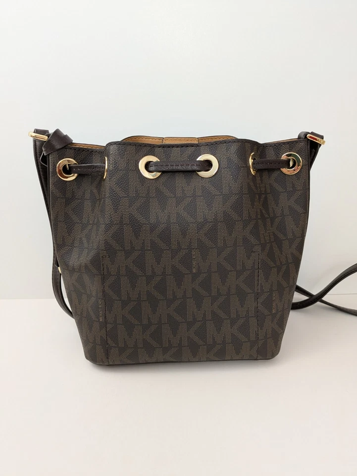 Bolsa de ombro Michael Kors Greenwich pequena balde marrom/amendoim tiracolo - Imagem 3 de 4