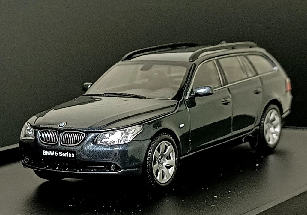 京商　1/43  545iツーリング（E61）ブラック 京商 1/43 545iツーリング（E61）ブラック BMW 545i Touring Black 1