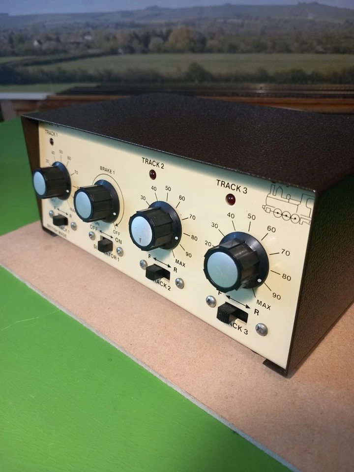 GAUGEMASTER GMC MODEL TS THREE TRACK CONTROLLER WITH BRAKE SIM FULLY TESTED  - Image 3 of 4