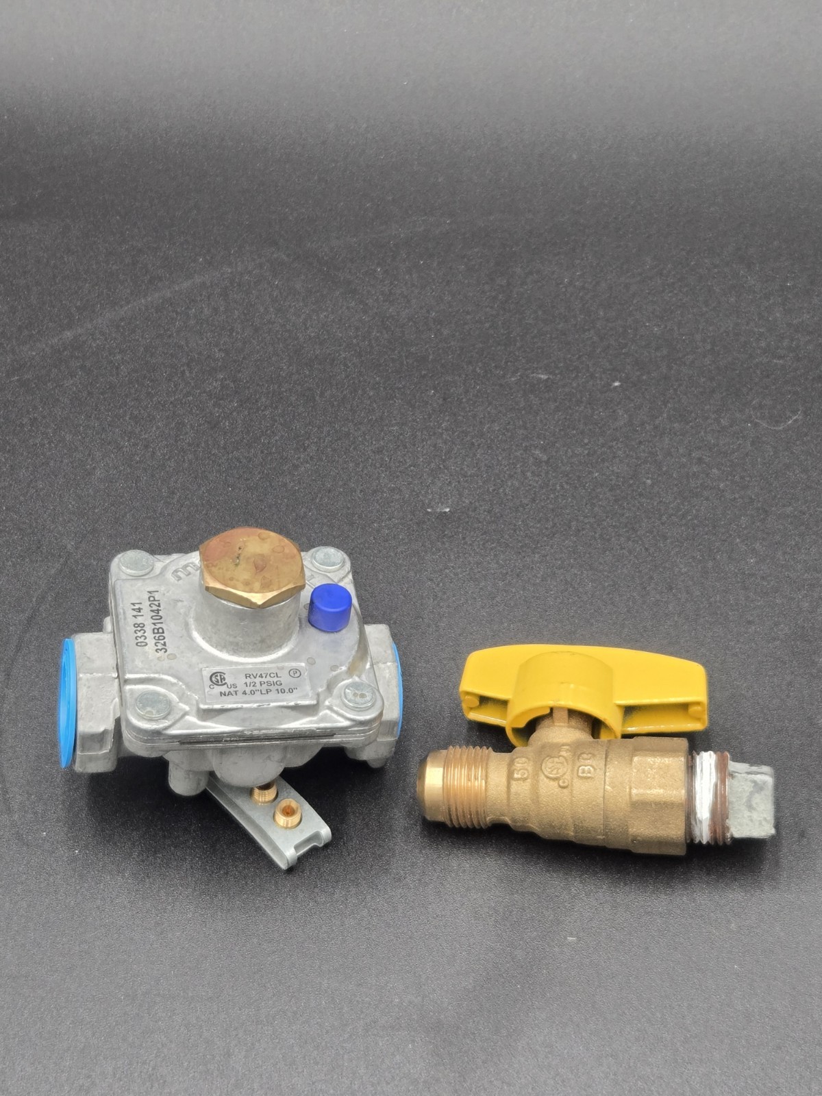 Maxitrol RV47CL Gas Pressure Regulator 1/2 PSIG NAT 4" LPG 10" Valve HVAC New