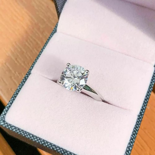14Kt White Gold 1.50 Ct Round Cut IGI Certified Lab Grown Diamond Solitaire Ring - Picture 7 of 23