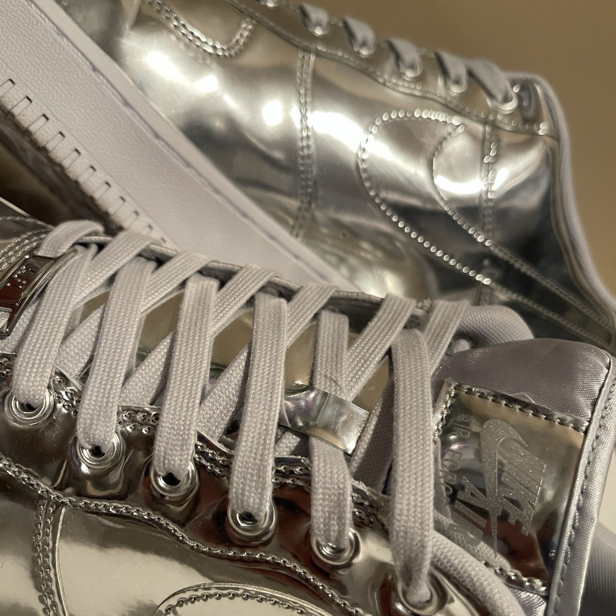 nike air force 1 sp w chrome silver & white