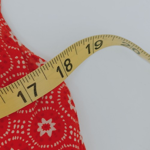 Old Navy Bluse ärmelloses Oberteil Damen rot Fliesendesign V-Ausschnitt zum Binden Größe Medium - Bild 4 von 9