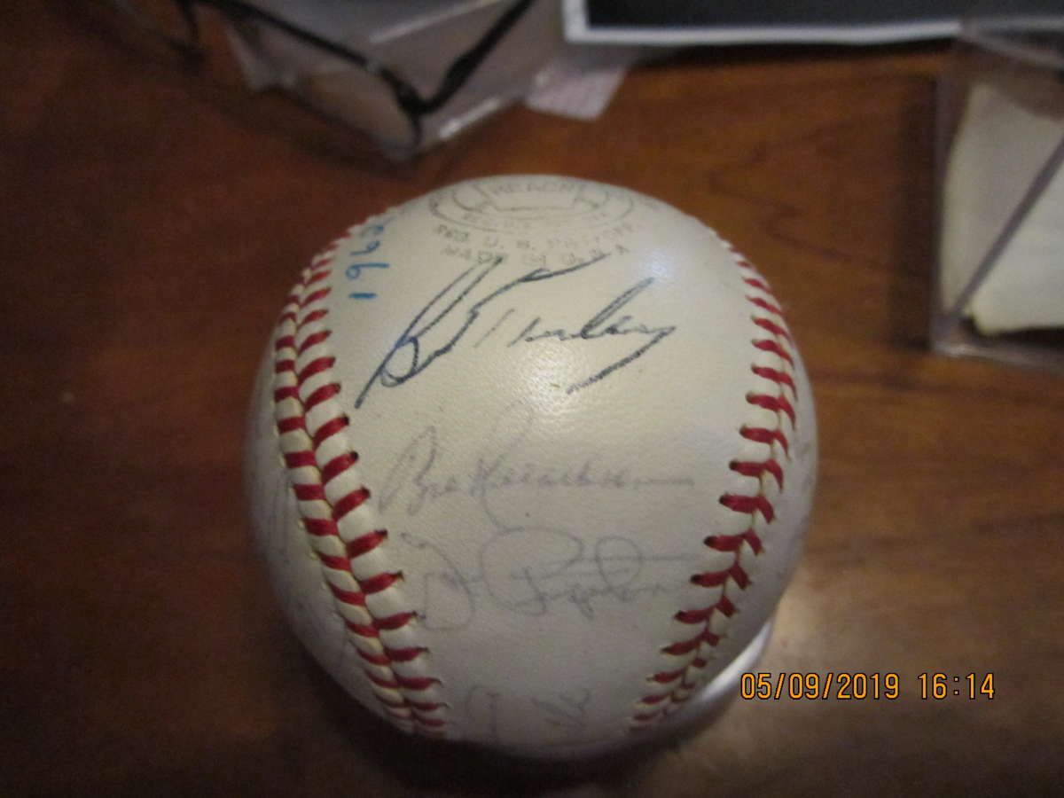 【SALE】MLBフアン・マリシャル サイン入り写真 1962 New York Yankees Team Signed baseball 24 sigs Mickey