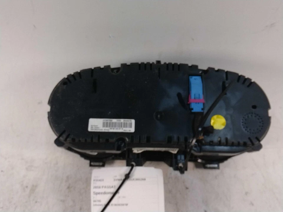 2018 Volkswagen Passat Speedometer Gauge OEM Grey 81K Miles NJ25-K55423 Foto 2 de 4