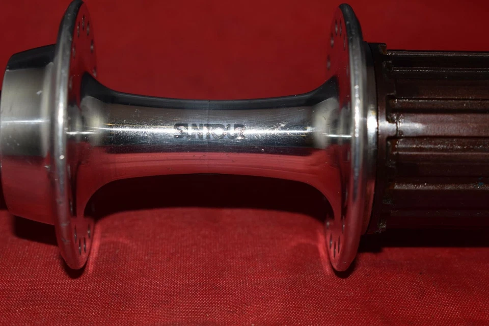 Suntour HB-SL01-R rear hub 36 holes 126mm 7speed cassette vintage silver NOS - Image 2 of 4