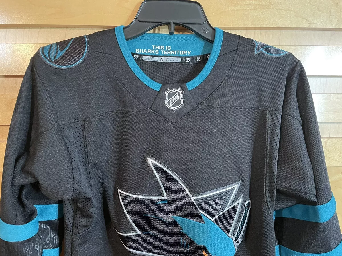 NHL Official Licensed Product San Jose Shaks jersey Size S Black