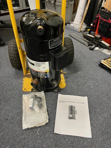 Emerson Copeland Scroll compressor 123000BTU 460v 3Phase ZP120KCE-TFD-950