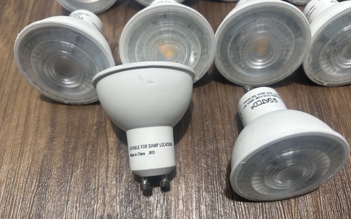 13 (thirteen) SATCO Led Lamps GU10 / 6.5w / 3000k - Picture 5 of 6