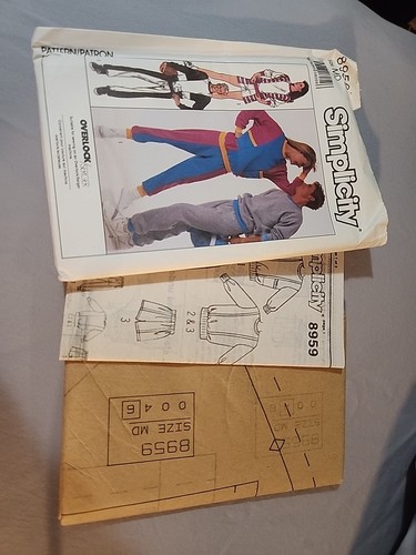Simplicity 8959 Größe Medium Strickhose, Shorts & Top ungeschnitten 1989 - Bild 5 von 5