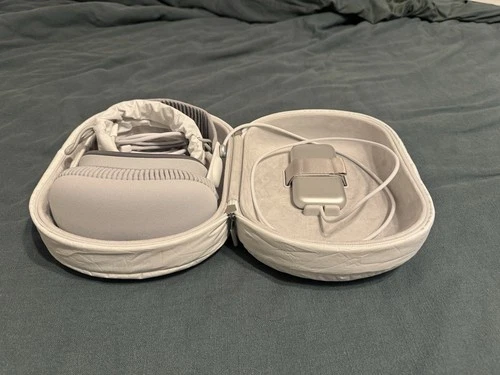 Apple Vision Pro VR Headset 256GB W/ Case