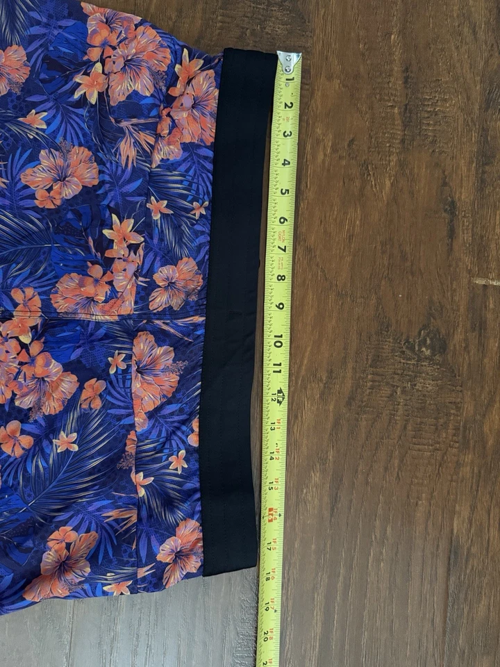 TYR Men's Large Floral Unbroken UnLined Short 7" EUC - Image 4 of 4