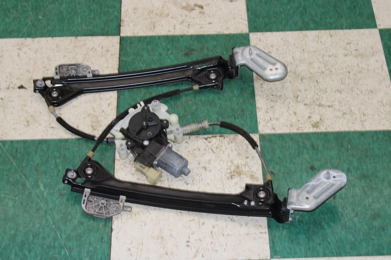 Maserati Ghibli 2014-2021 Rear Right Window regulator