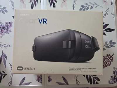 Samsung Gear VR SM-R323 Virtual Reality Headset Powered by Oculus