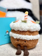 Jellycat Amuseable Carrot Cake Plush - NEW BNWT Festive Cake Doll Gift